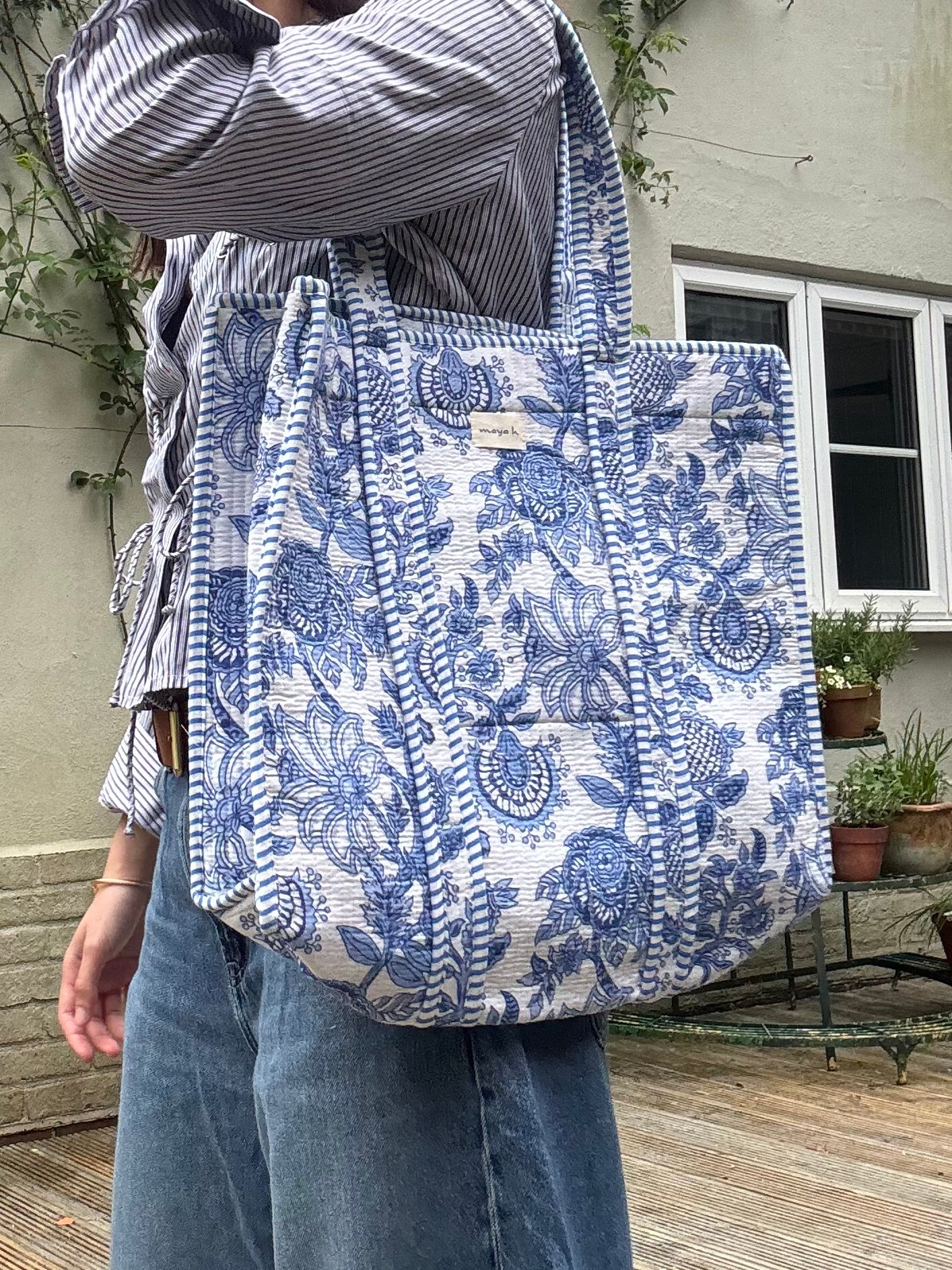 Tote bag