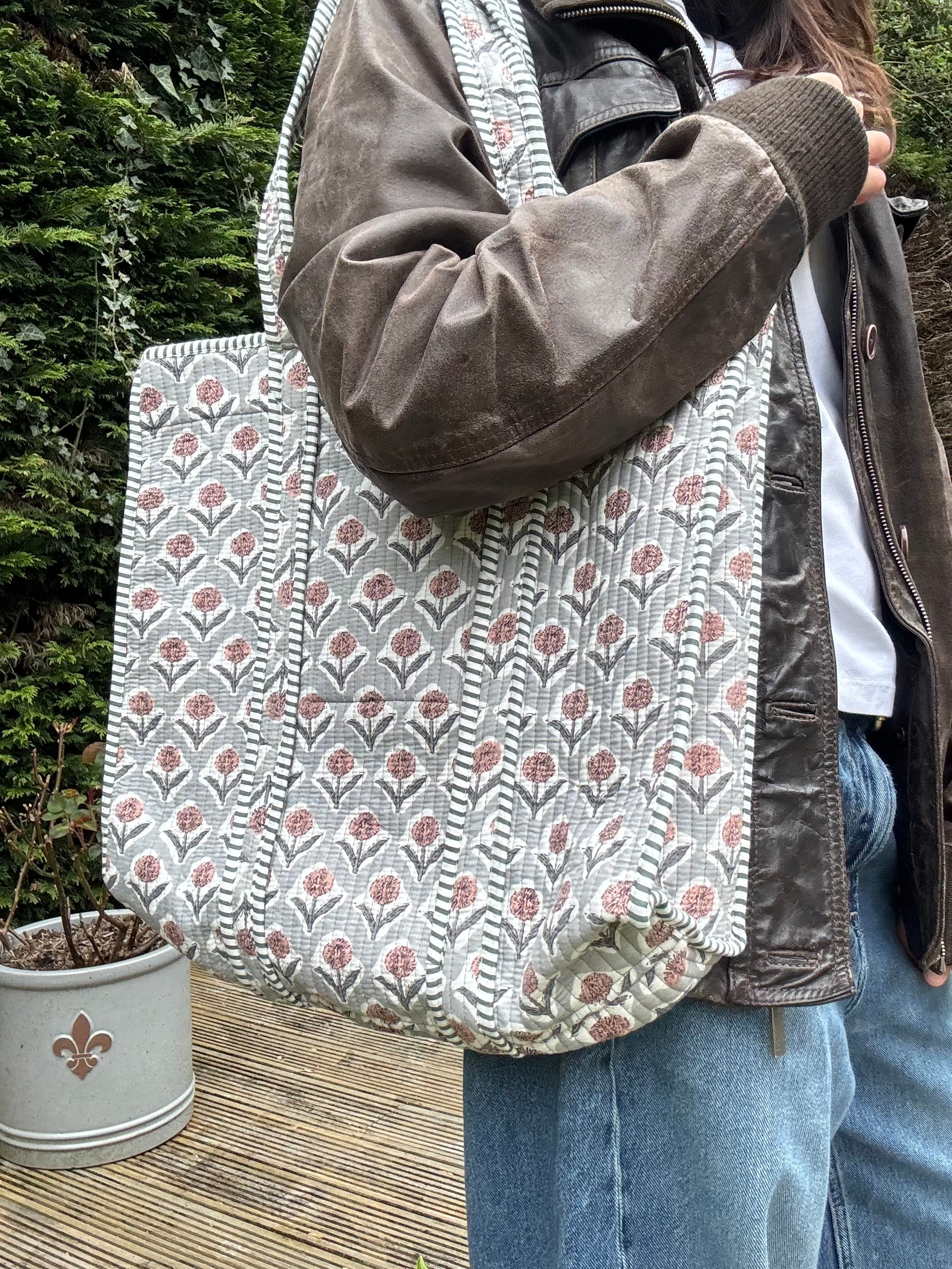 Tote bag