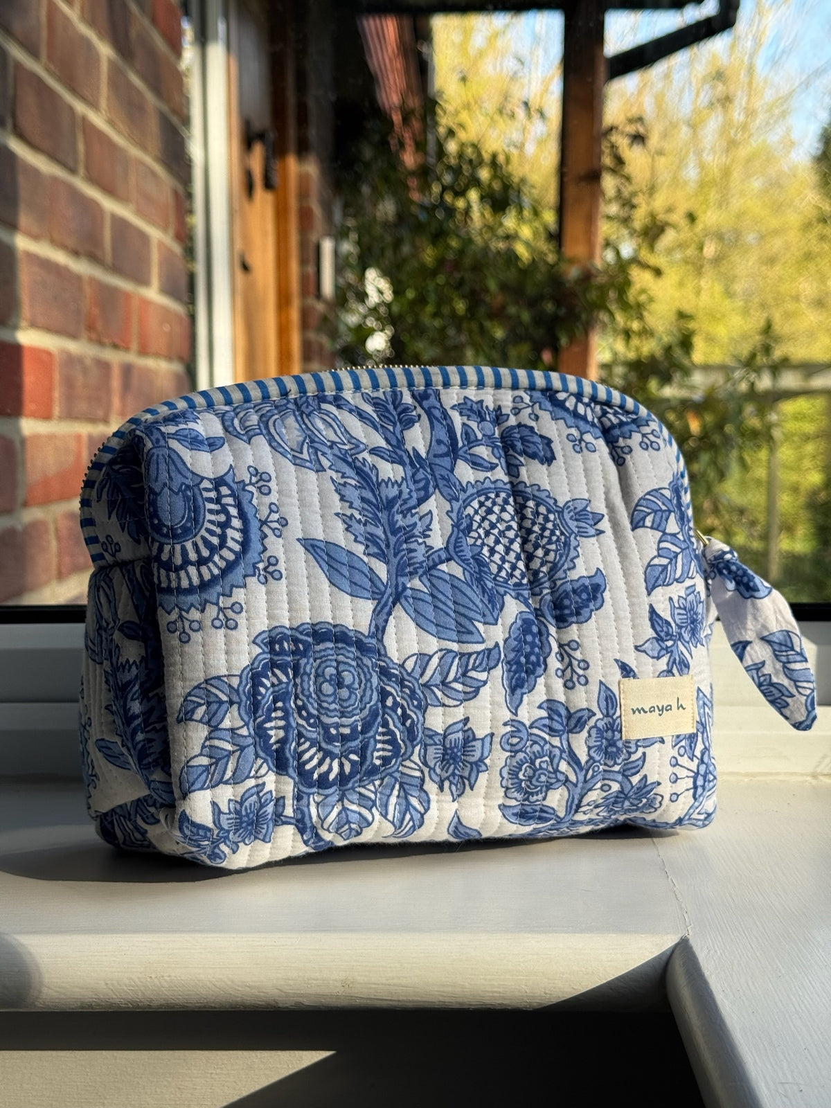 Washbag – Blue Pottery