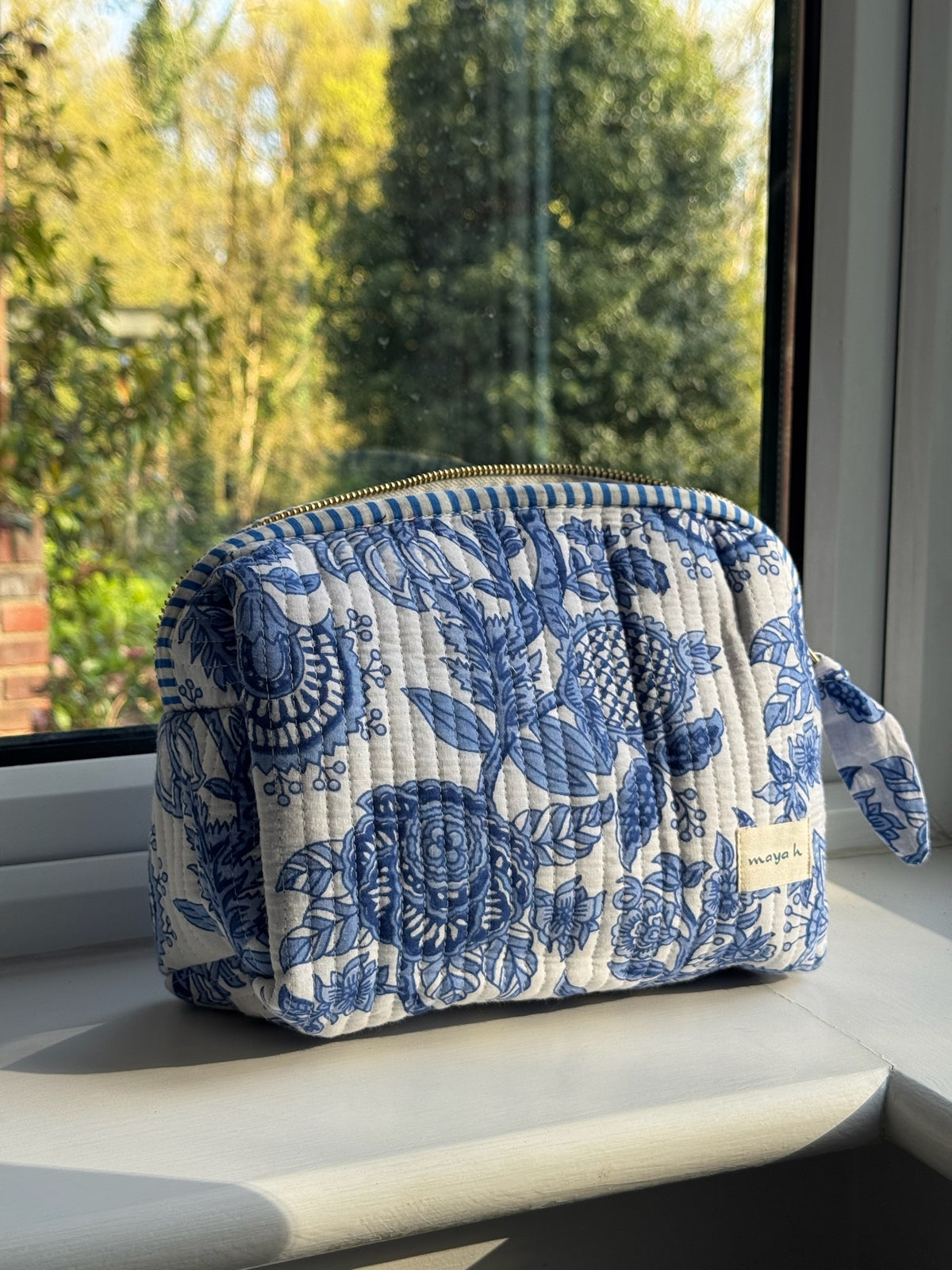 Washbag – Blue Pottery