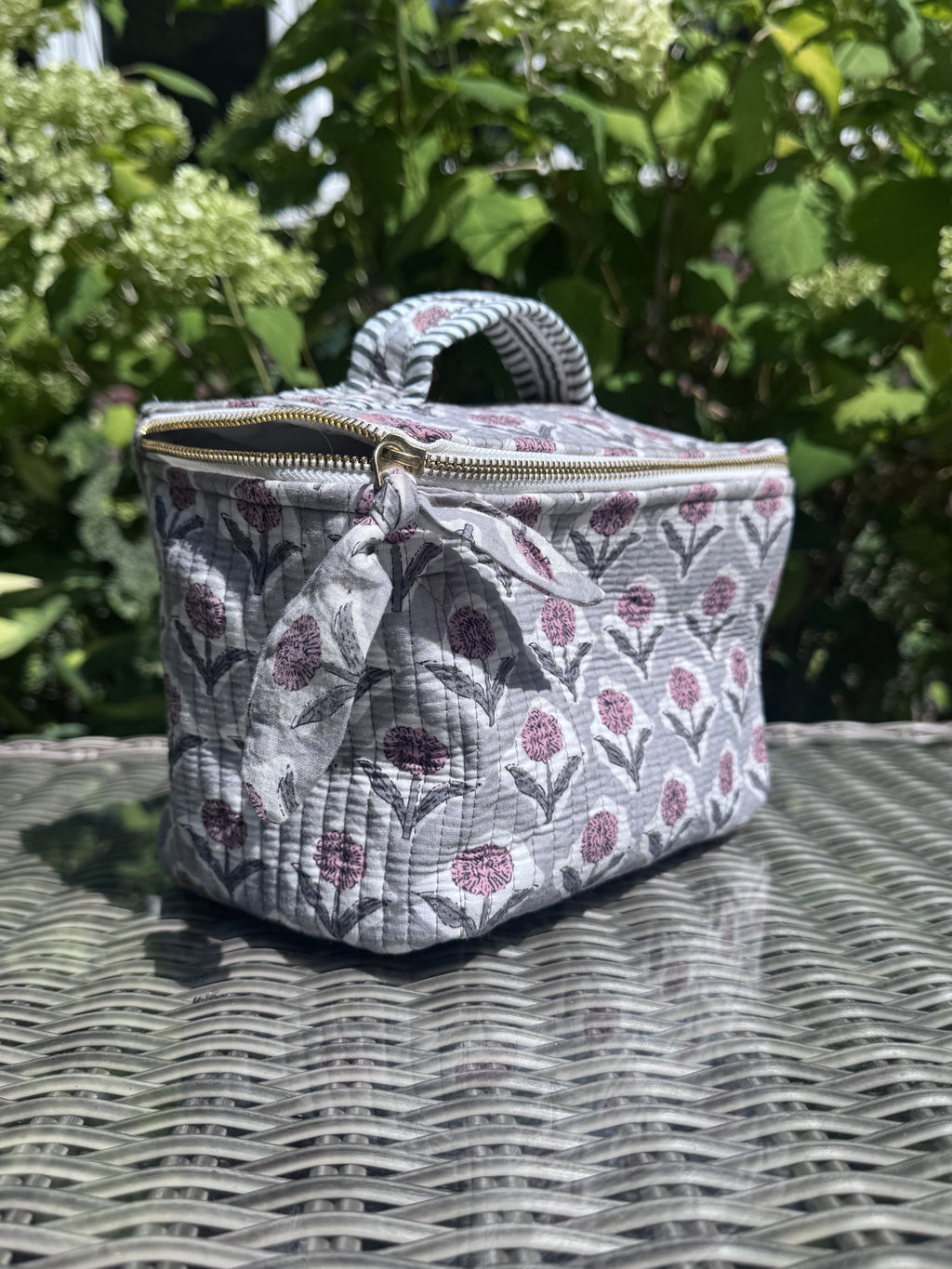 Cosmetic Case – Grey Flower