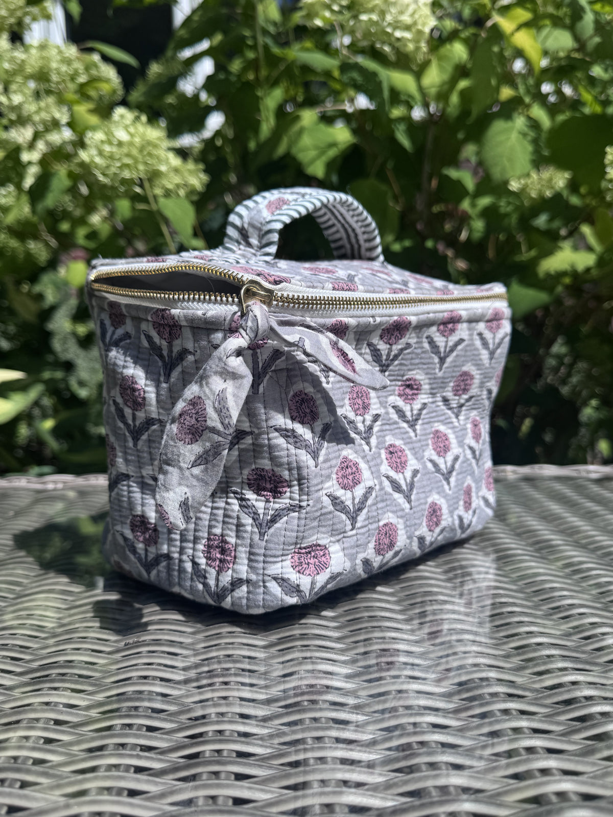 Cosmetic Case – Grey Flower