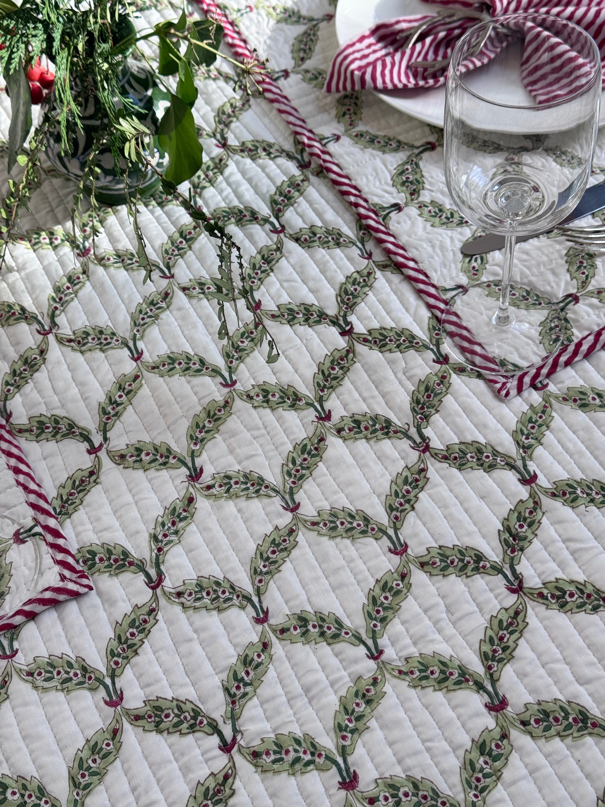Runner - Christmas Trellis